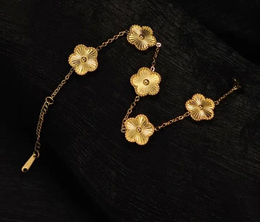 Браслет Van Cleef покрытием золоты