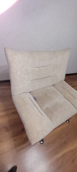 Два одноместных кресла