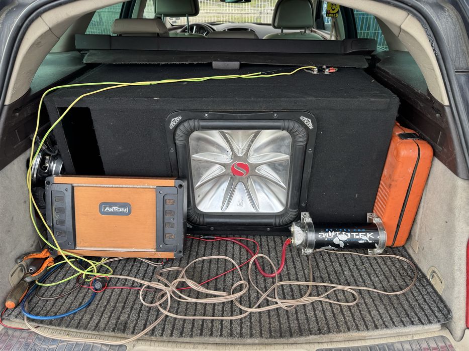 Kicker solo 15 със стъпало и кабели