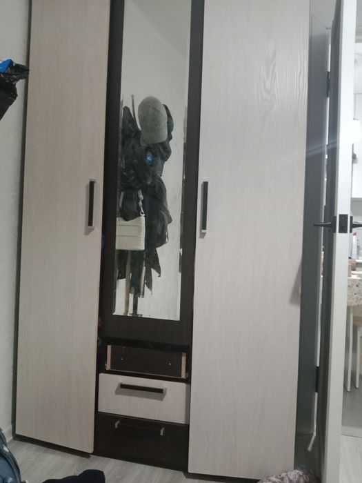 Мебель б/у шкаф  40000