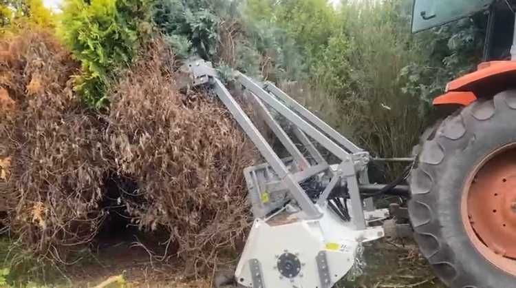 Tocatoare semi forestiera pt. tractor, tocator semi forestier tractor