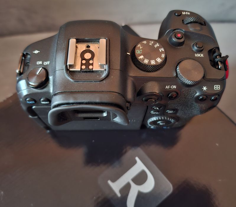 Canon EOS R6 /тяло/