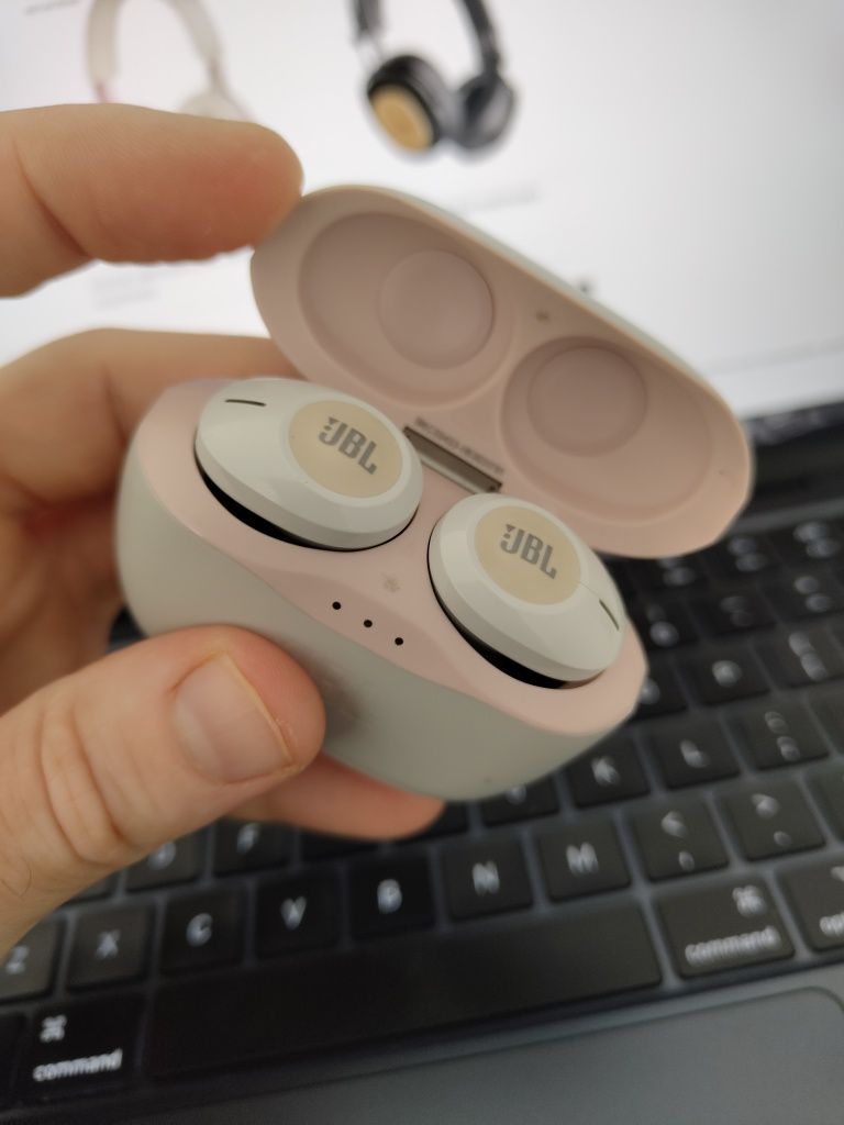 Casti JBL Tune 125 Roz bluetooth