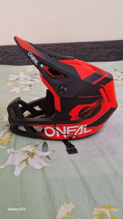 Vând cască ONEAL mărime L