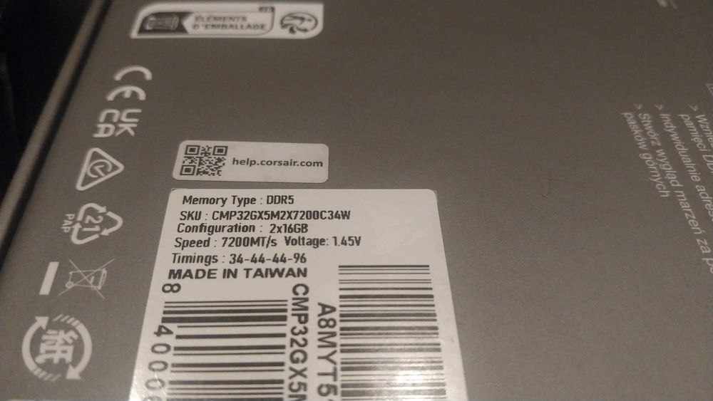 New DDR5 Corsair Dominator Titanium 32GB (2 X 16GB) 7200MHz CL34 XMP.