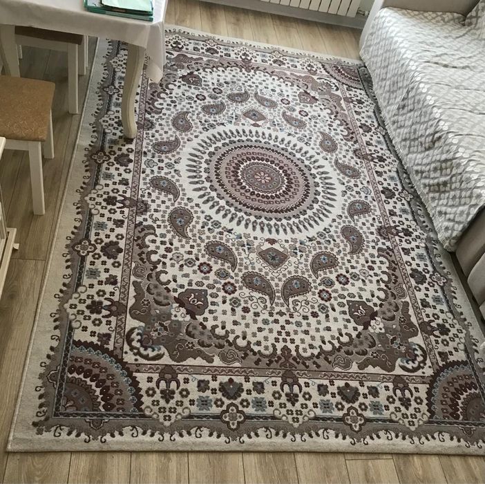 Продам ковер 2*3 качественный в хорошем состоянии