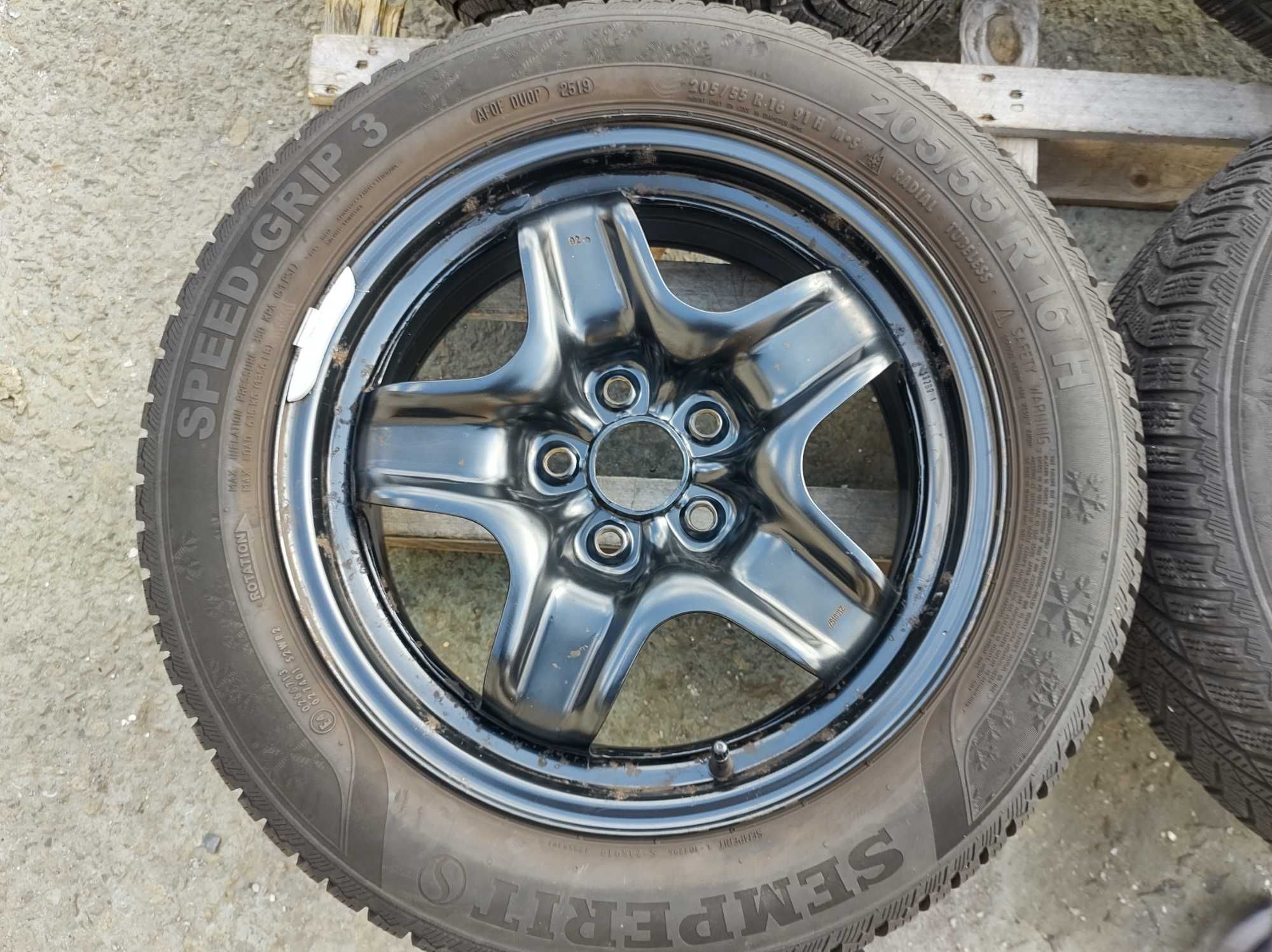 16 джанти 5х105 Opel Astra K 6,5J et41 205/55/16 Semperit 2019гТасове