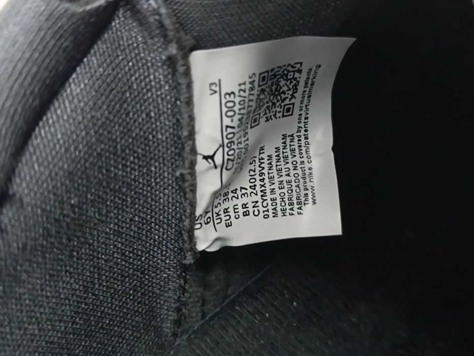 Air Jordan 11 CMFT Low