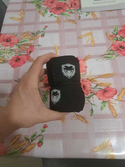 Manusi de box Everlast/bandaje venum