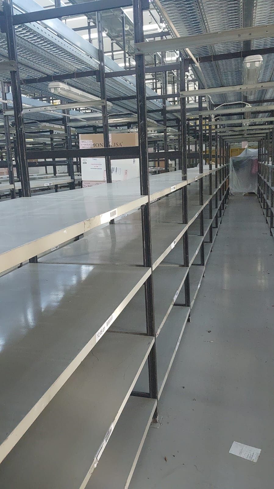 Vând vestiare fisete dimensiuni 1.80 ×90 × 50 pentru detalii supliment