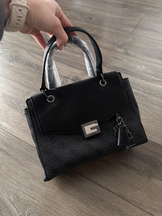 Дамска чанта Guess