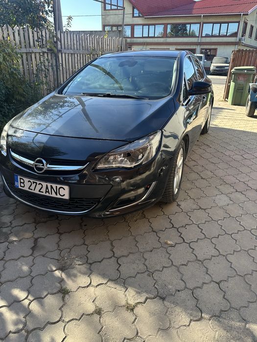 Opel astea j avariat