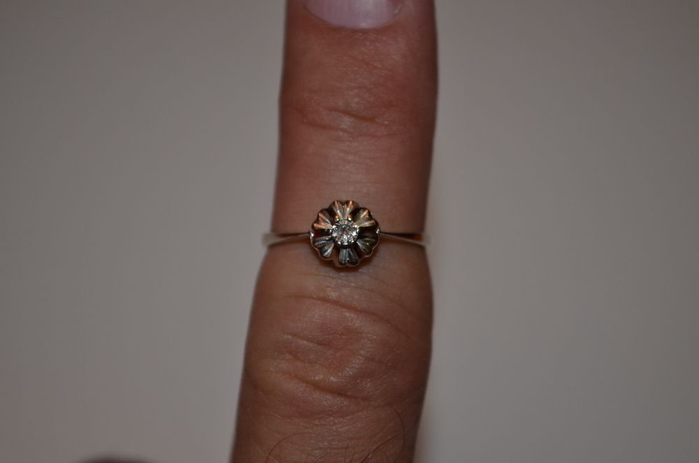 INEL AUR alb 18K + Diamant = 0.10ct. - Model Solitaire - De logodna !