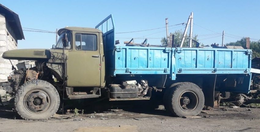Зил 130 бортовой по запчастям