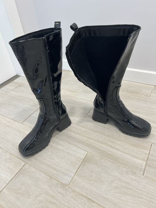 Лачени ботуши черен цвят 38 номер