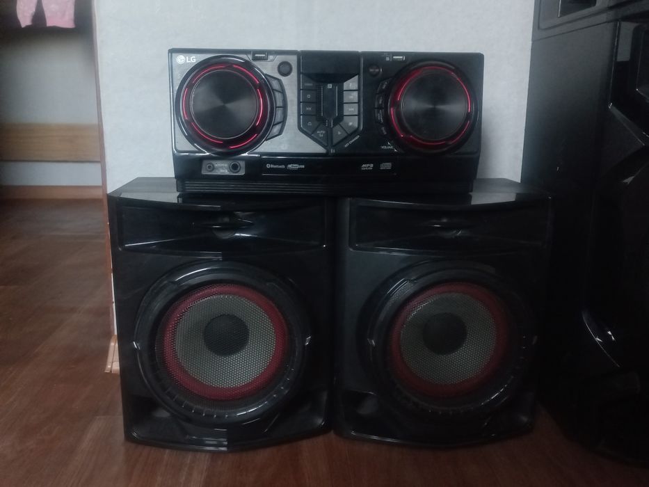 Продам колонки LG