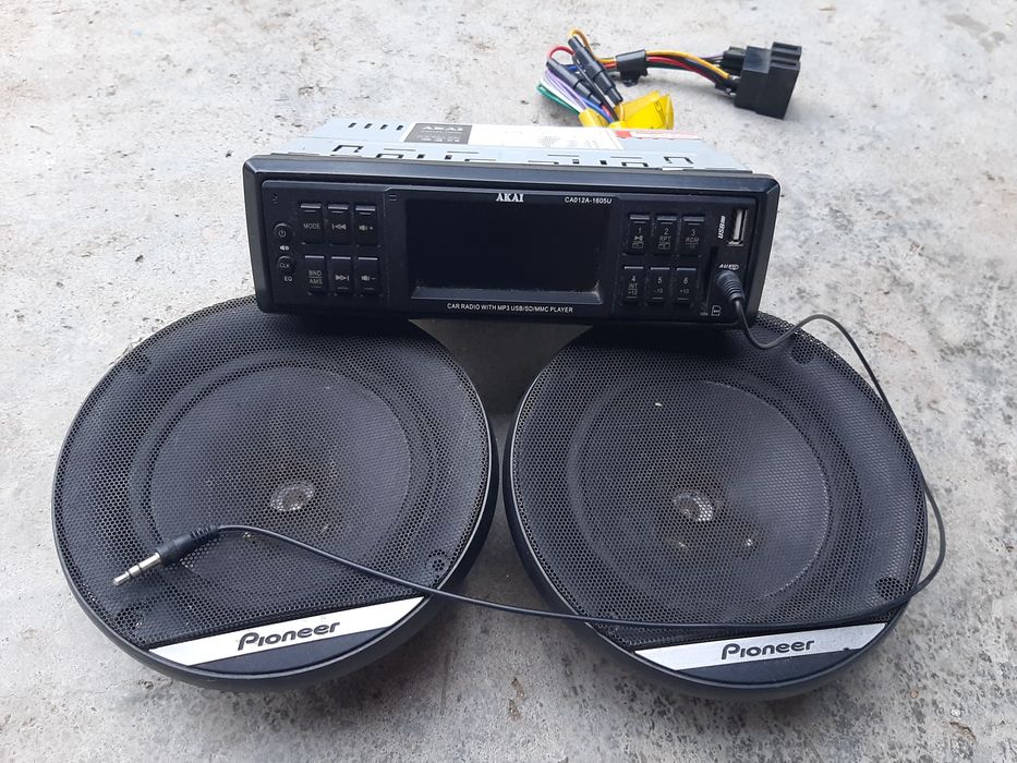 Casetofon auto akai plus 2 boxe pioneer
