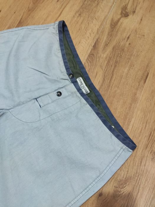 Pantaloni scurți Stone Island mărimea 50 (L)