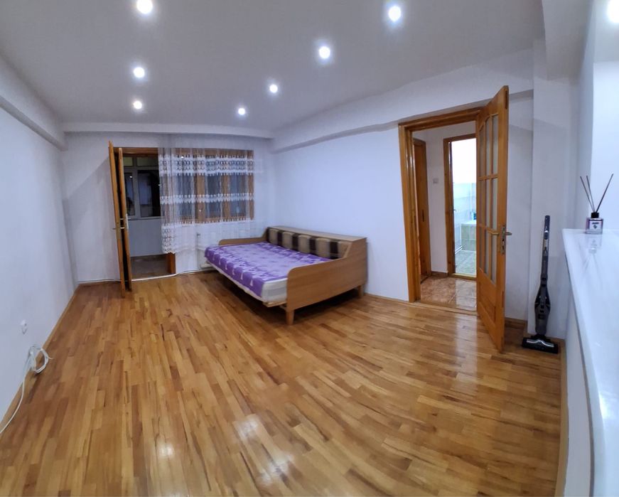 apartament 3 camere etaj 1