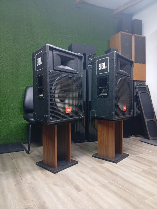 Професионални тонколони 15-ки JBL MR-825