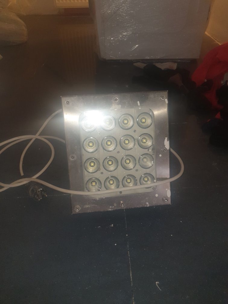 Cand lampa stradala