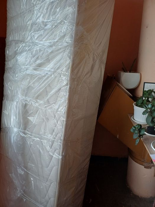 Два броя матраци