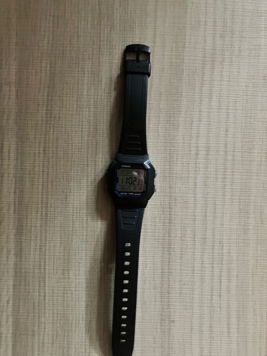 Casio ceas digital de mana (Ridicare Personala)