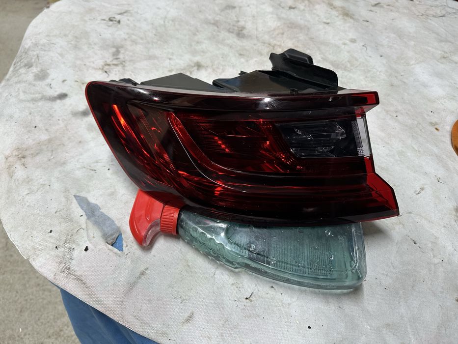 Stop stânga aripă renault megane.4.cod:265554829.r.