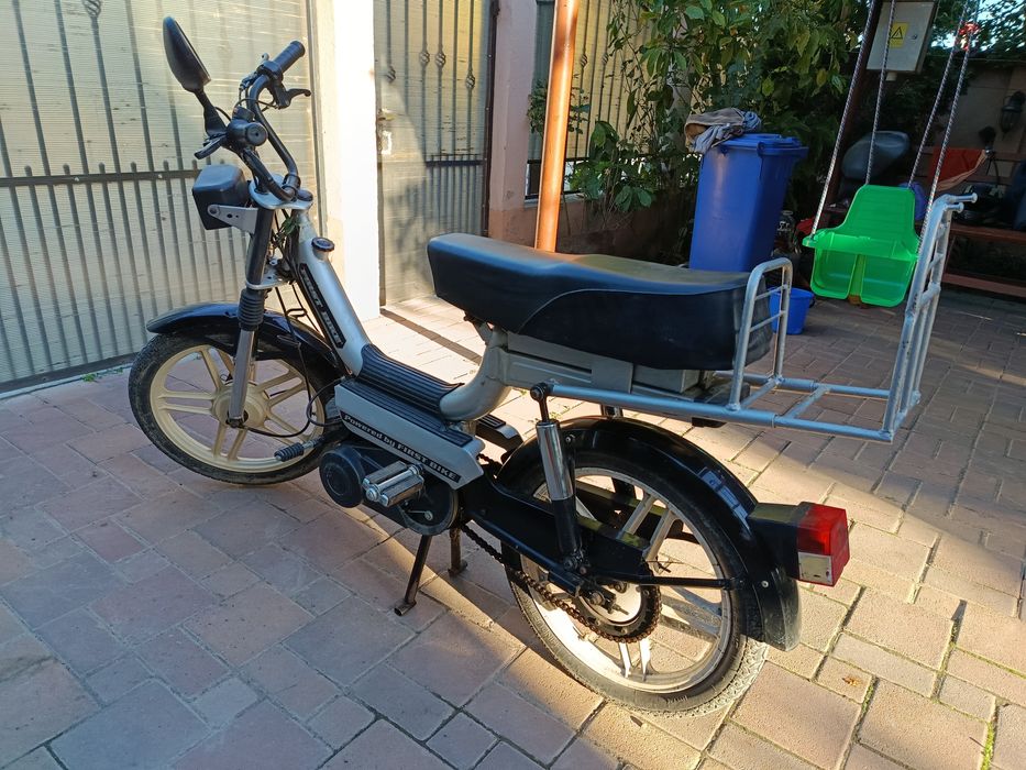 Vând scuter moped First Bike