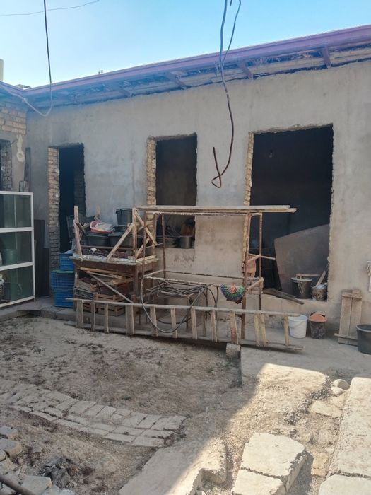 Продаётся Участка Чорсу Ор:Театир "Ёш Гвардия“ 1,5 сот ,2 ком ,1 кароб