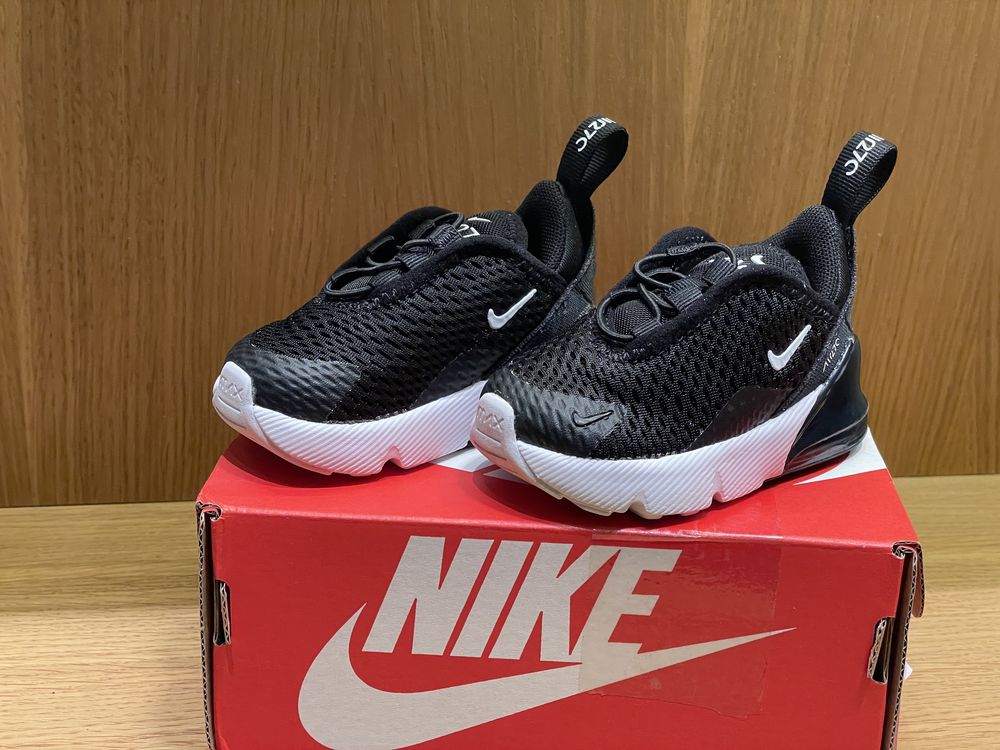 Бебешки маратонки Nike Air Max 270