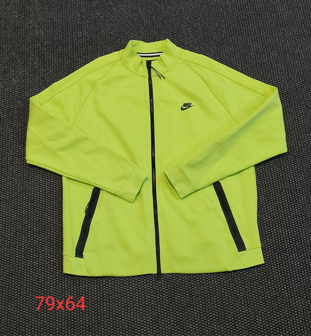 Nike tech fleece XL размер