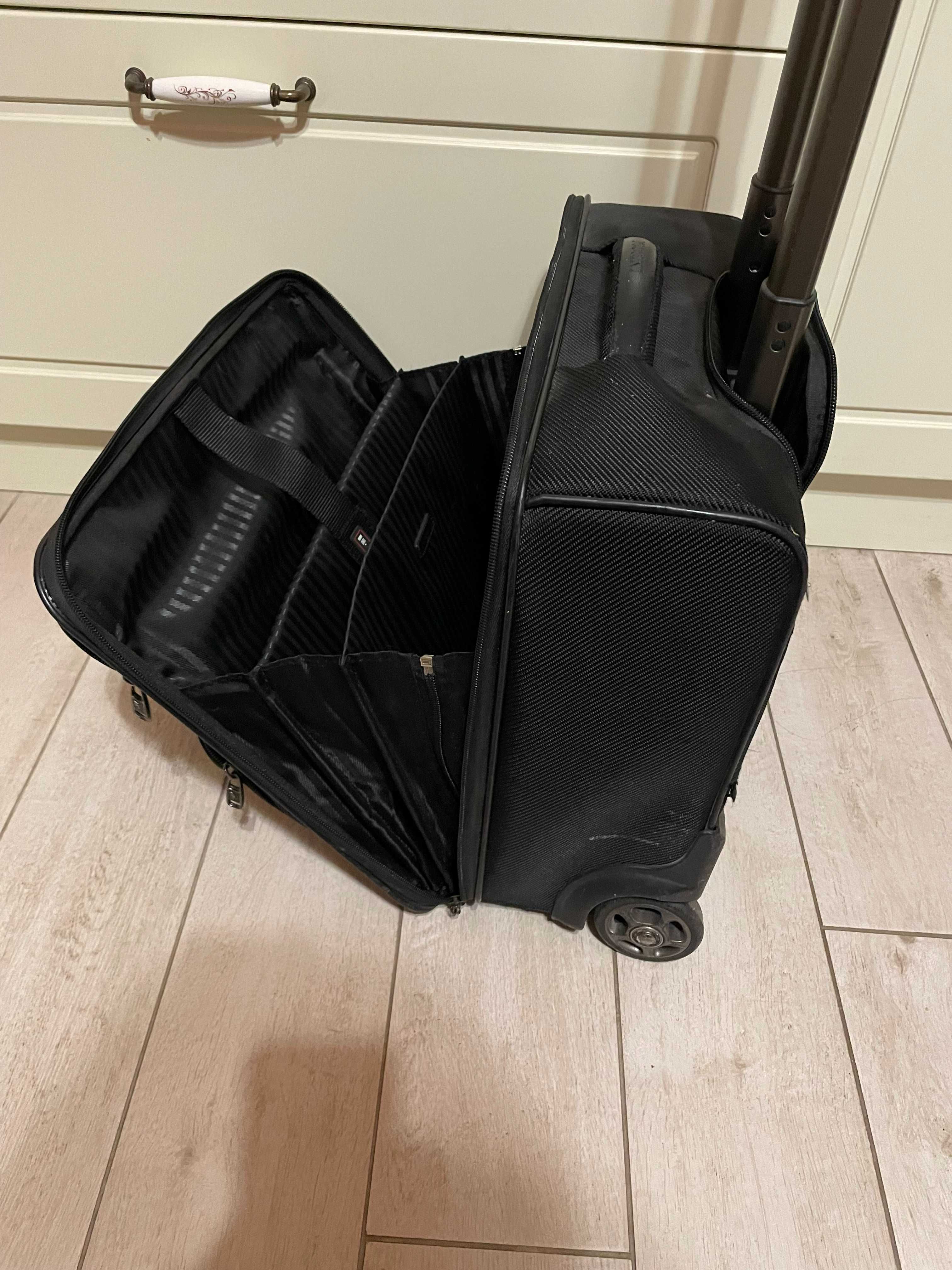 Чанта на колелца за бизнес командировки