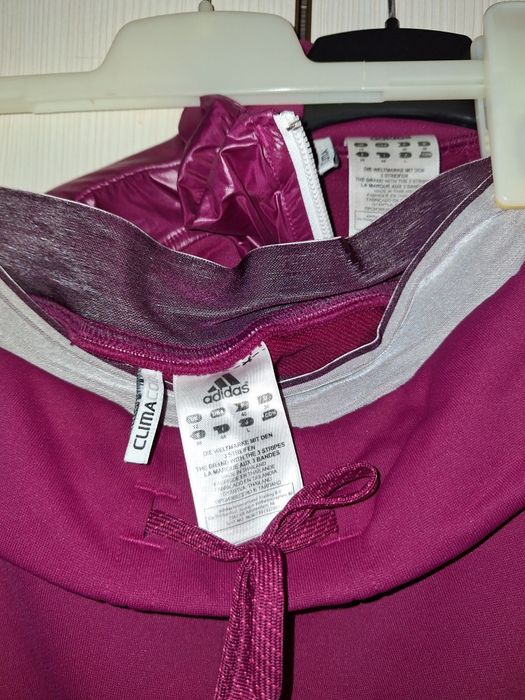 Compleu sport cu pantaloni 3/4, marca Adidas