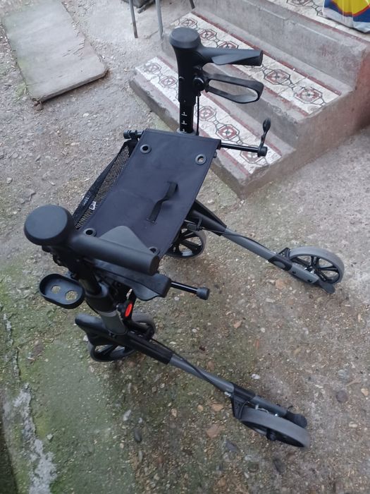 Vând cadru stil cărucior cu scaun