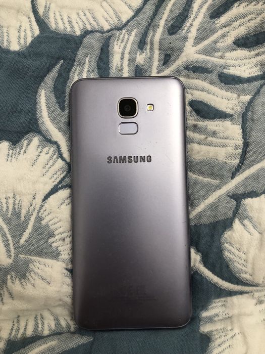 Samsung J6 с идеальном состоянием