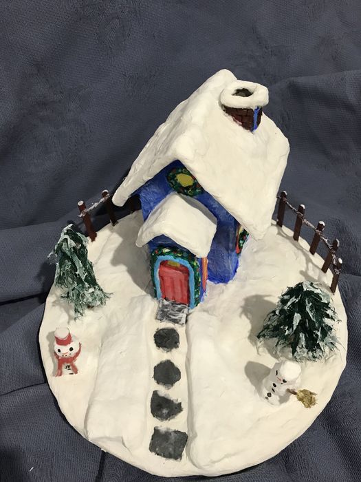 Decor de iarna handmade, Casuta, brazi si oameni de zapada