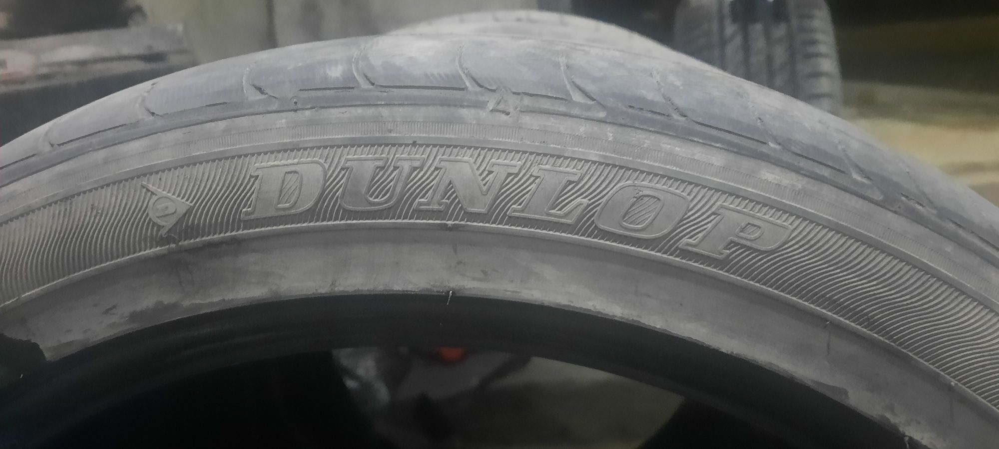 Продам шины 225/45/18  летние 4 штуки Dunlop
