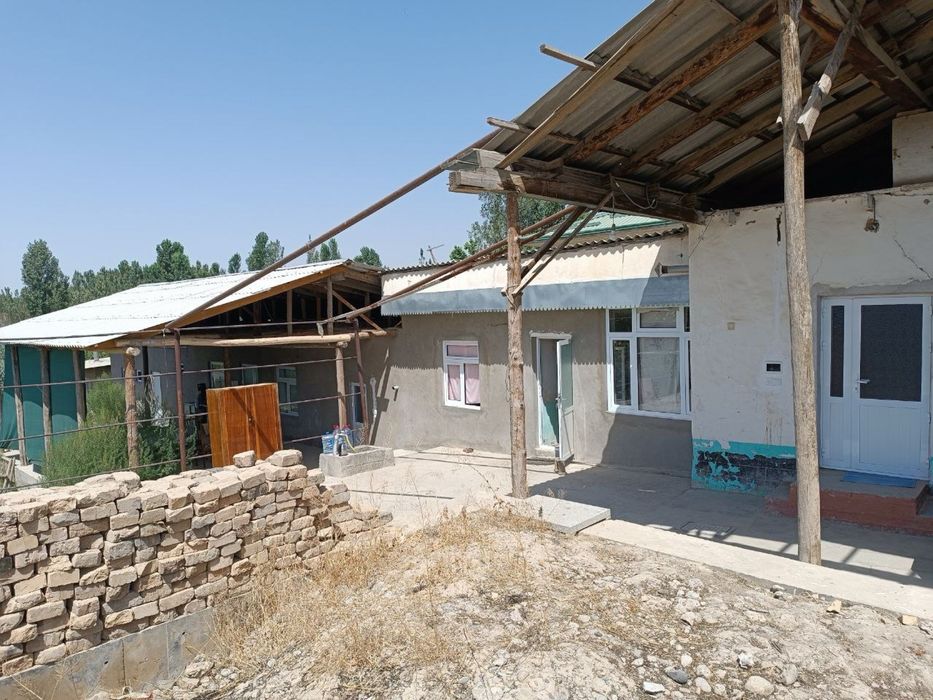 Продаётся Дом в Янгиюле 40 соток