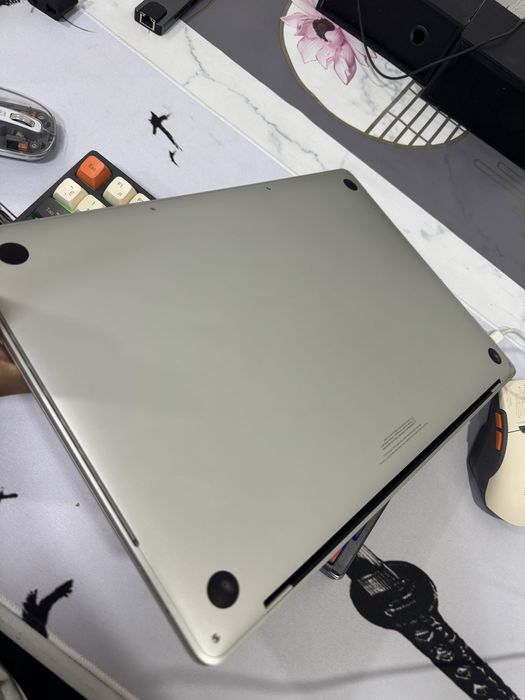 Macbook i9 16/512 ideal