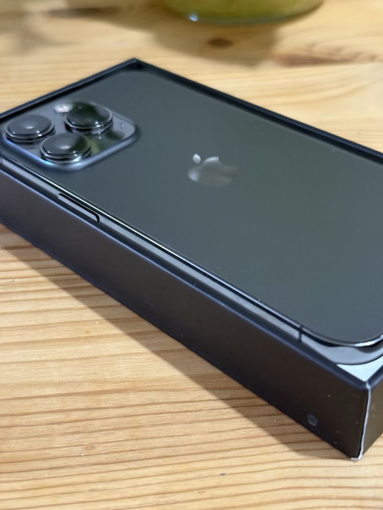 iPhone 13 Pro 128 GB Graphite | СПЕШНО намелен!!! 620 лв| с 2 кабела