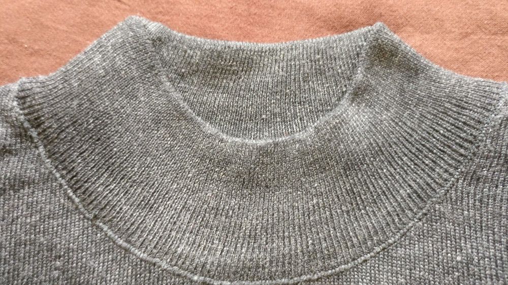 Ново, сиво мъжко поло