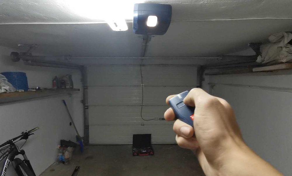 Usa garaj sectionala glisant automata telecomanda motor Satu Mare