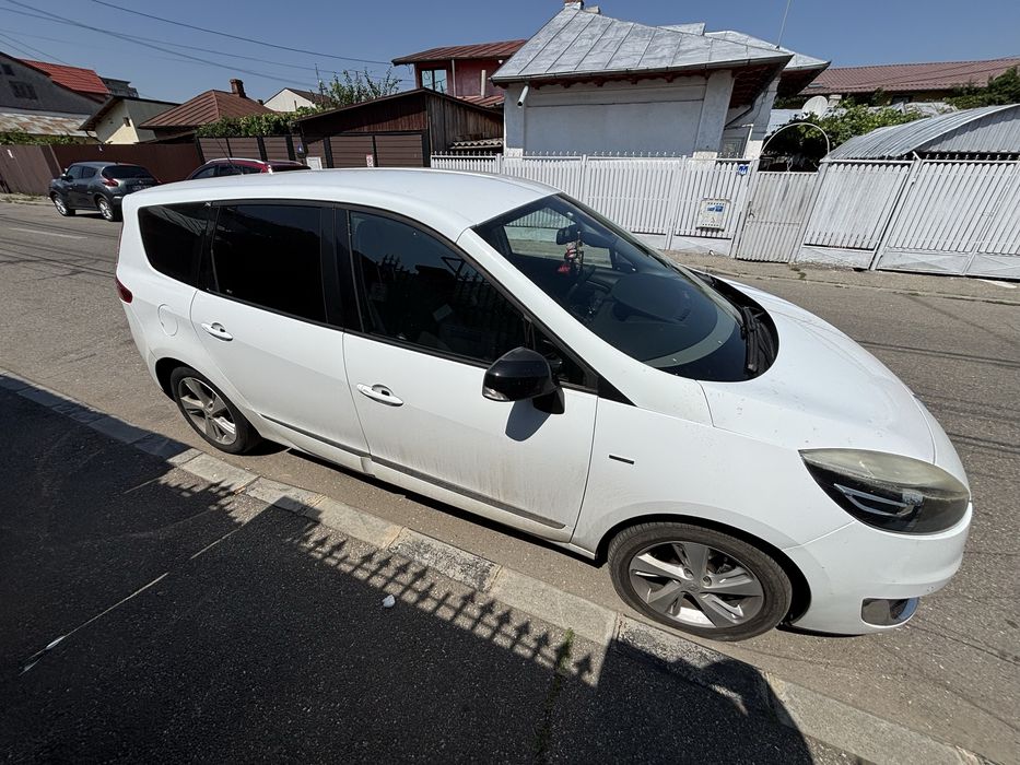Renault scenic bose edition