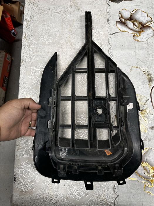 Grilă stânga bară față vw touareg 3 r linne.