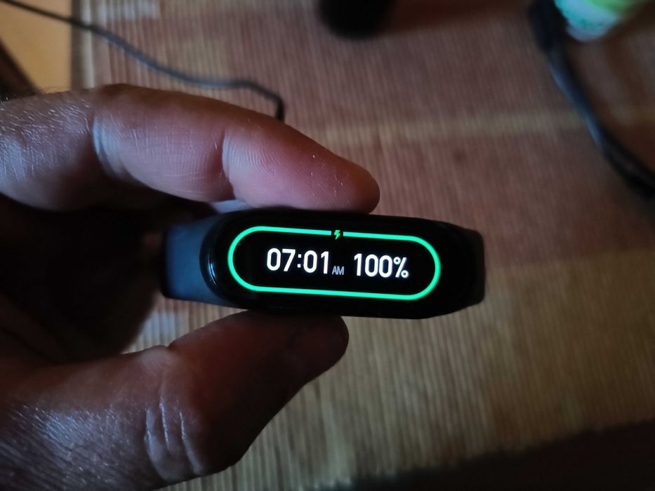 Фитнес гривна Xiaomi Mi Band + зарядно