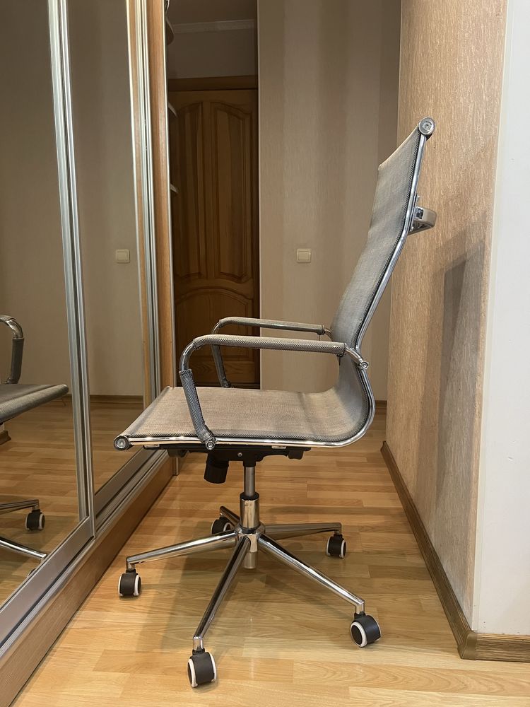 Кресло офисное