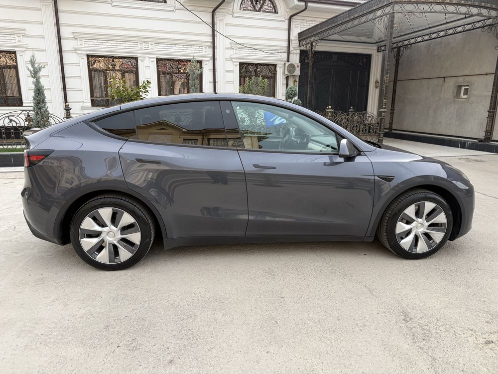 TESLA MODEL Y 2023 Своя мошина