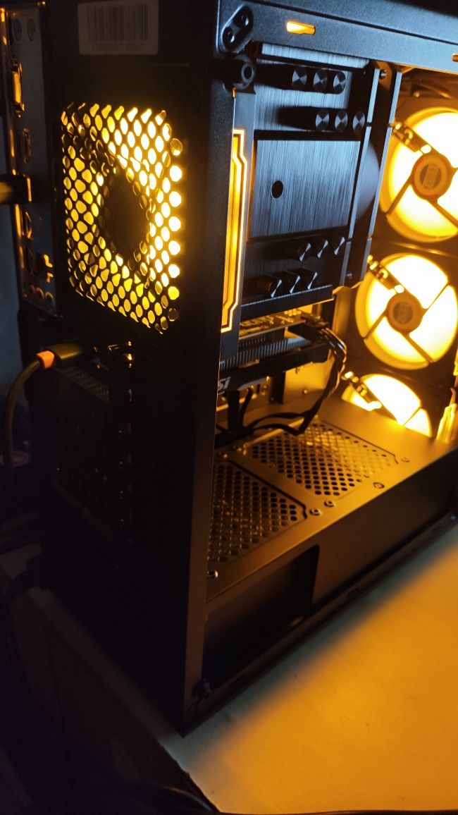 Системный блок i7 4790, без видеокарты, DDR3 16гб