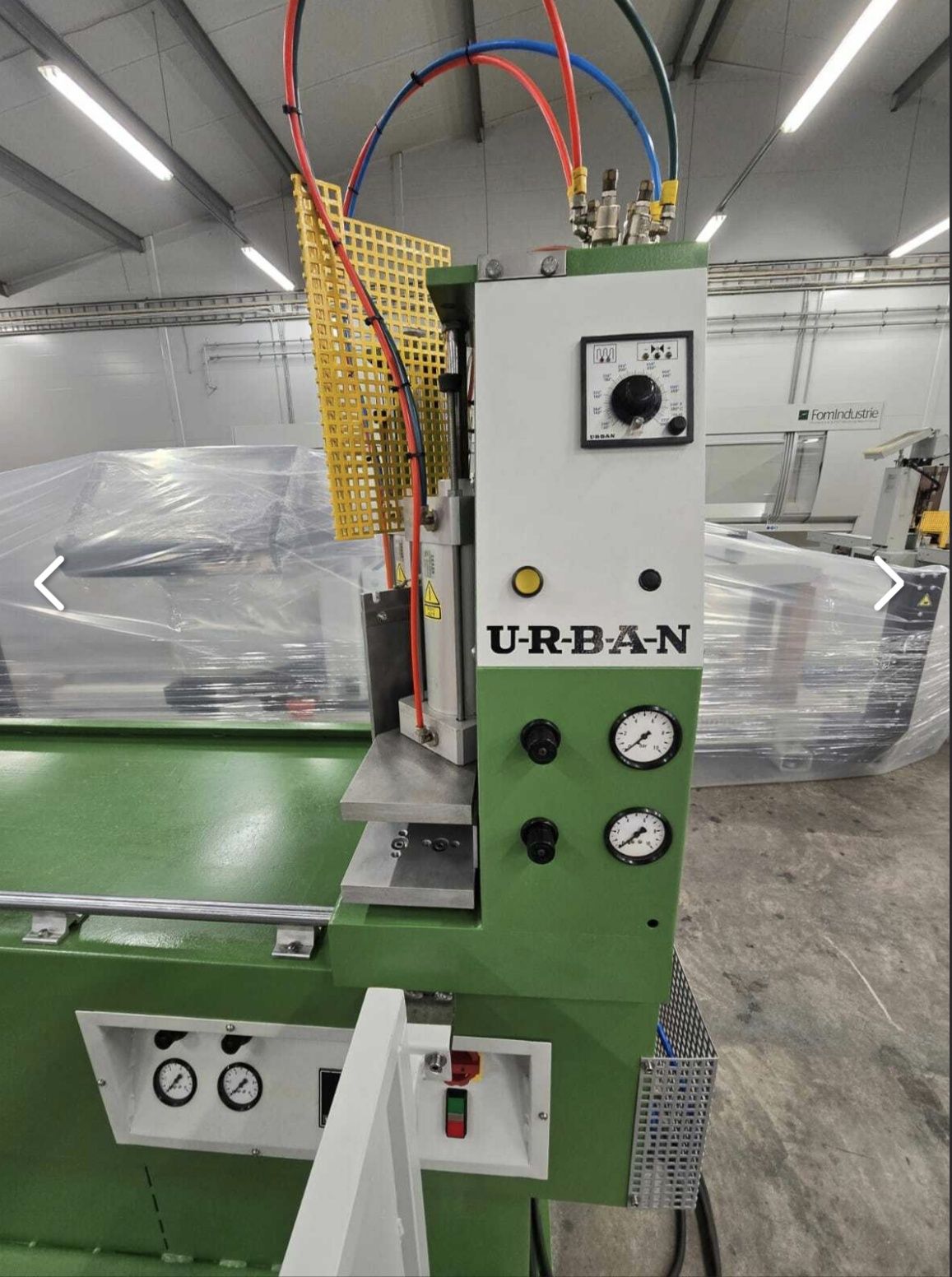 Двуглава залепваща машина URBAN AKS 4020 за дограма